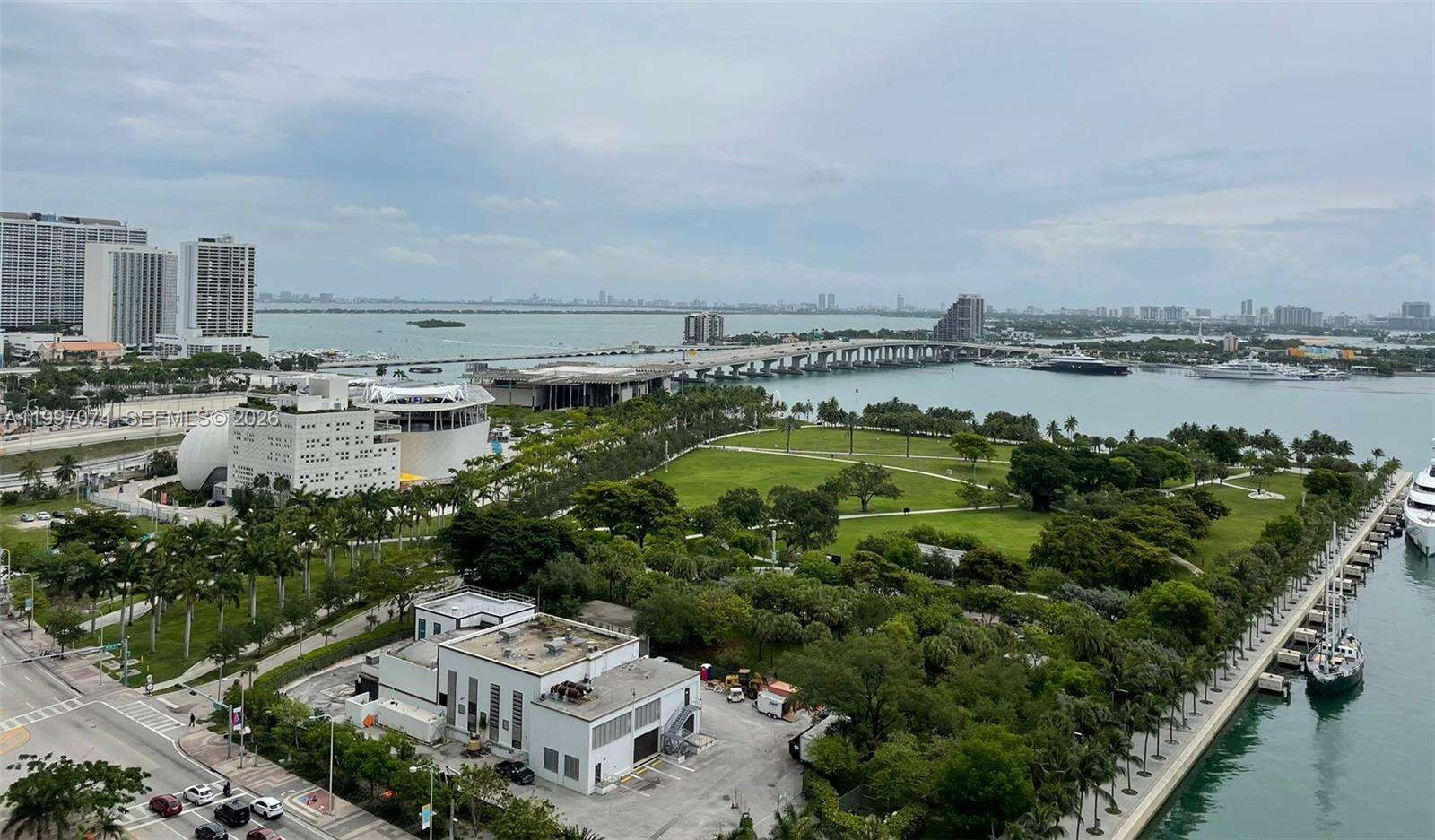 Marina Blue at 888 Biscayne Blvd, Miami, FL 33132 - For Rent photo 9