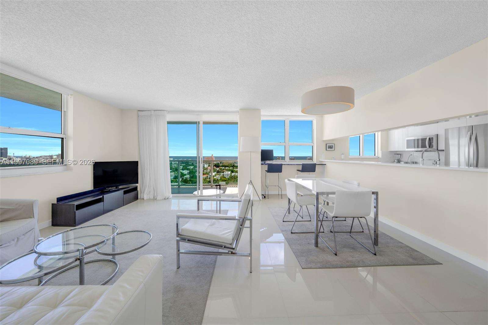 The Floridian at 650 W Ave, Miami Beach, FL 33139 - For Rent photo 4