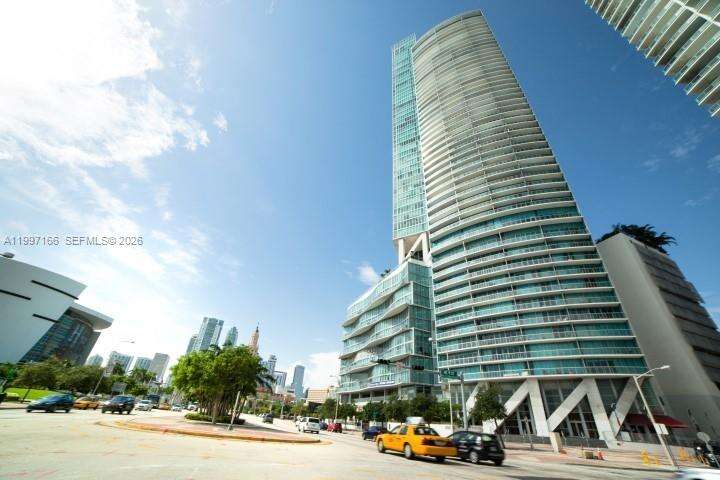 Marina Blue at 888 Biscayne Blvd, Miami, FL 33132 - For Rent photo 1