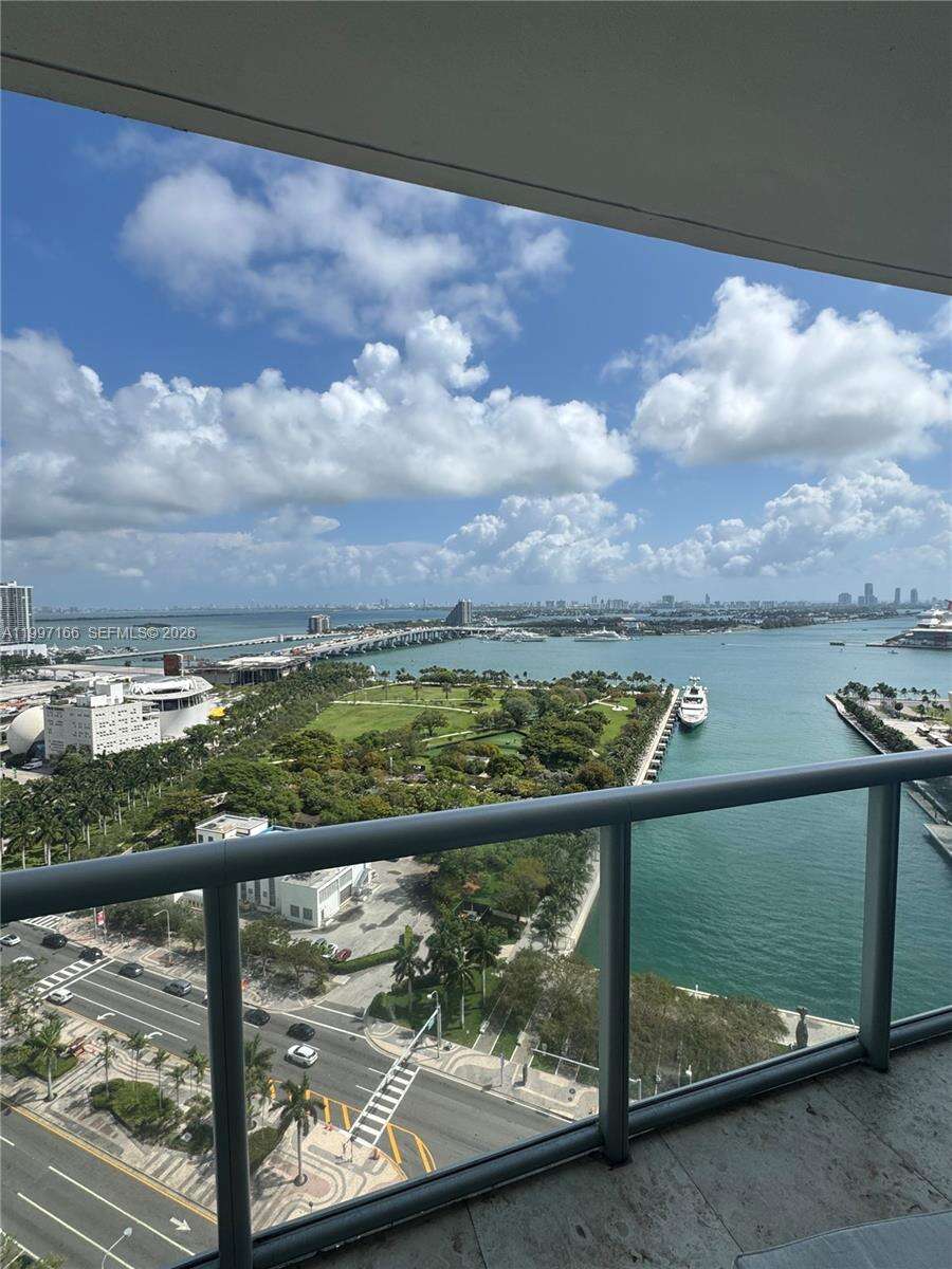 Marina Blue at 888 Biscayne Blvd, Miami, FL 33132 - For Rent photo 13