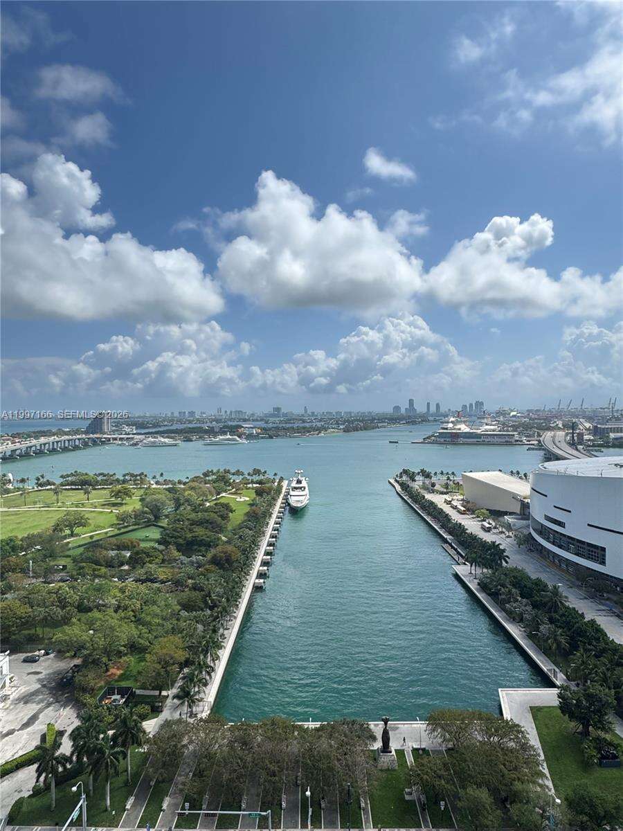 Marina Blue at 888 Biscayne Blvd, Miami, FL 33132 - For Rent photo 14