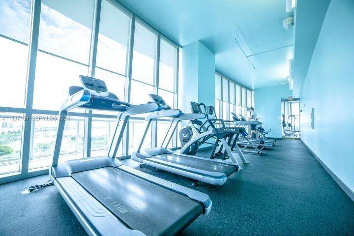 Marina Blue at 888 Biscayne Blvd, Miami, FL 33132 - For Rent photo 10