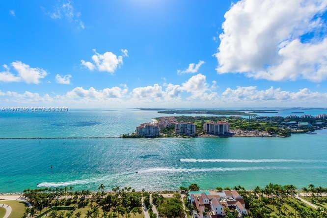 Continuum South Tower at 100 Pointe Dr, Miami Beach, FL 33139 - For Rent photo 1