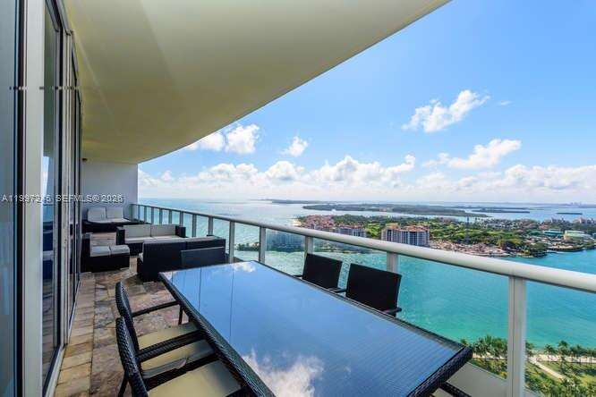 Continuum South Tower at 100 Pointe Dr, Miami Beach, FL 33139 - For Rent photo 2