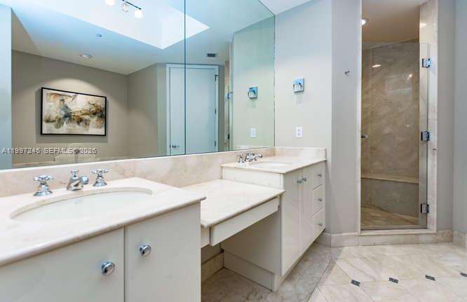 Continuum South Tower at 100 Pointe Dr, Miami Beach, FL 33139 - For Rent photo 14