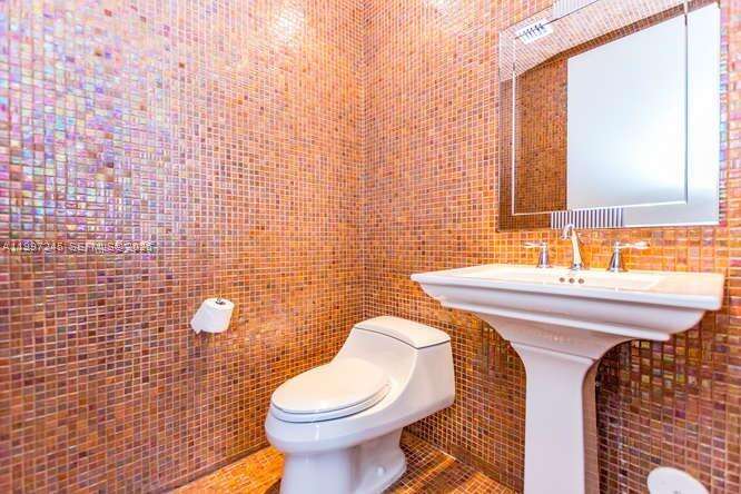 Continuum South Tower at 100 Pointe Dr, Miami Beach, FL 33139 - For Rent photo 18