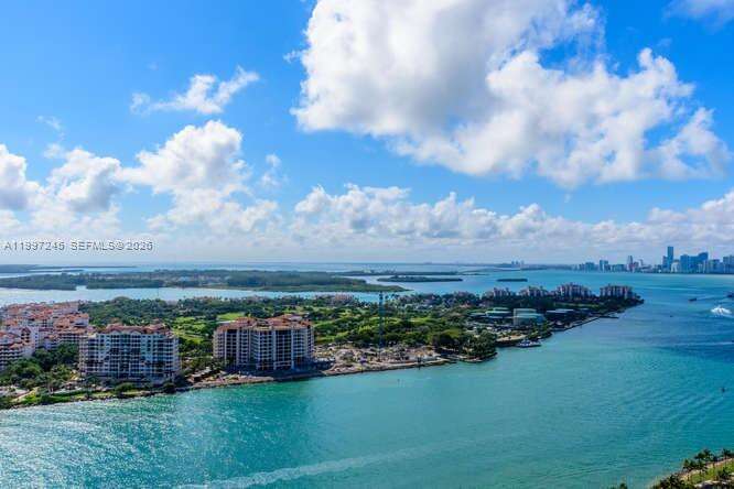 Continuum South Tower at 100 Pointe Dr, Miami Beach, FL 33139 - For Rent photo 22