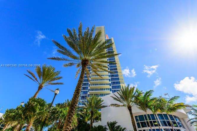 Continuum South Tower at 100 Pointe Dr, Miami Beach, FL 33139 - For Rent photo 26