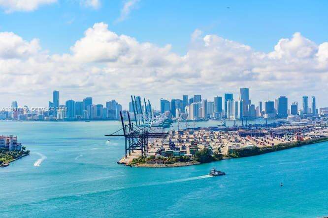 Continuum South Tower at 100 Pointe Dr, Miami Beach, FL 33139 - For Rent photo 29