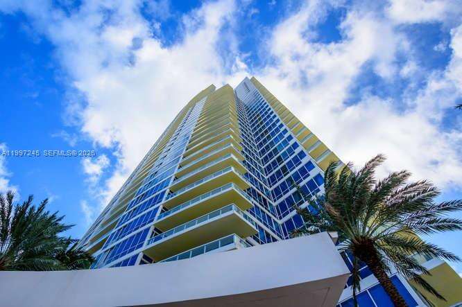Continuum South Tower at 100 Pointe Dr, Miami Beach, FL 33139 - For Rent photo 30