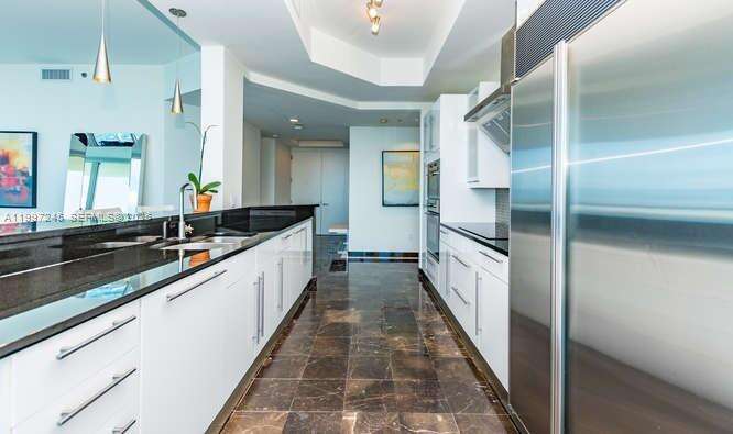 Continuum South Tower at 100 Pointe Dr, Miami Beach, FL 33139 - For Rent photo 8