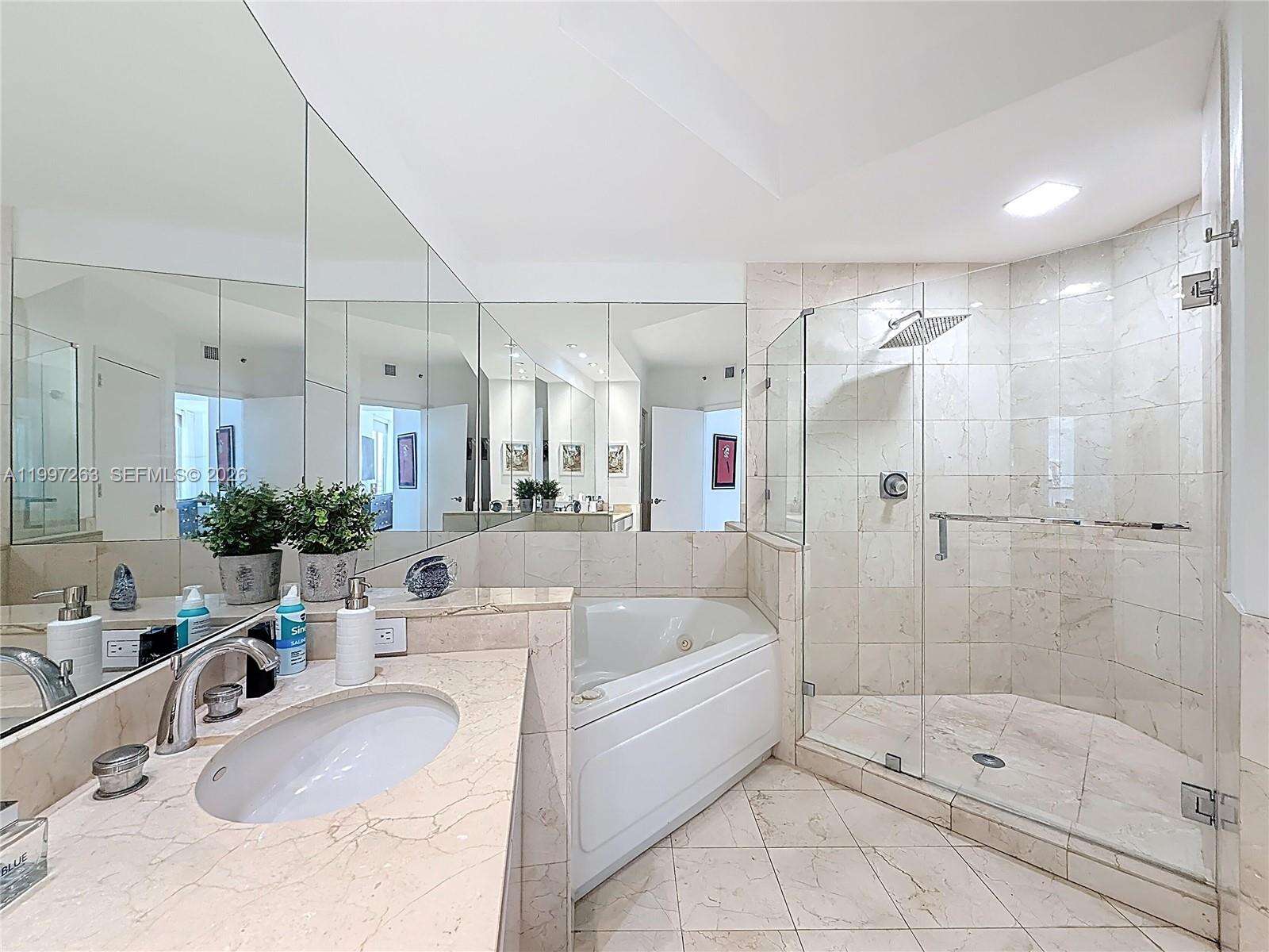 Two Tequesta Point at 808 Brickell Key Dr, Miami, FL 33131 - For Rent photo 16