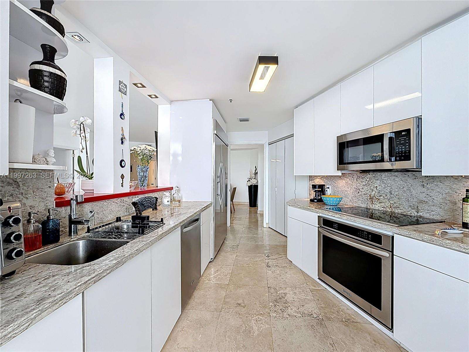 Two Tequesta Point at 808 Brickell Key Dr, Miami, FL 33131 - For Rent photo 22