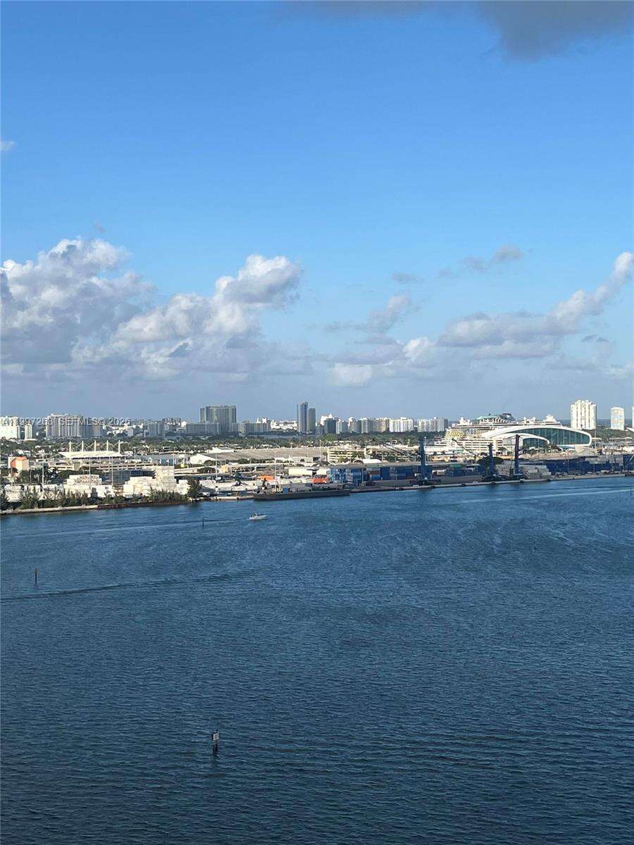 Two Tequesta Point at 808 Brickell Key Dr, Miami, FL 33131 - For Rent photo 29