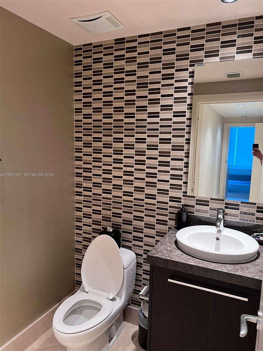 Jade Ocean at 17121 Collins Ave, Sunny Isles Beach, FL 33160 - For Rent photo 14