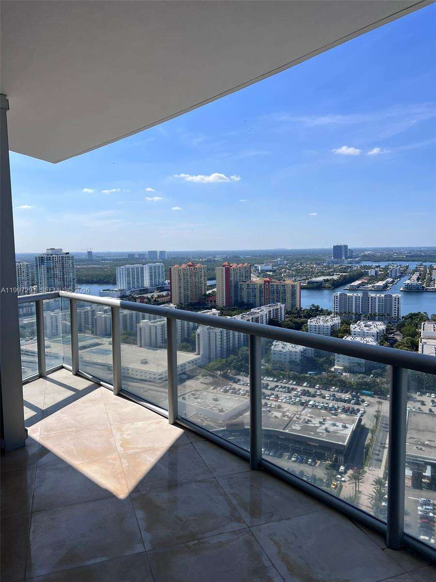 Jade Ocean at 17121 Collins Ave, Sunny Isles Beach, FL 33160 - For Rent photo 18