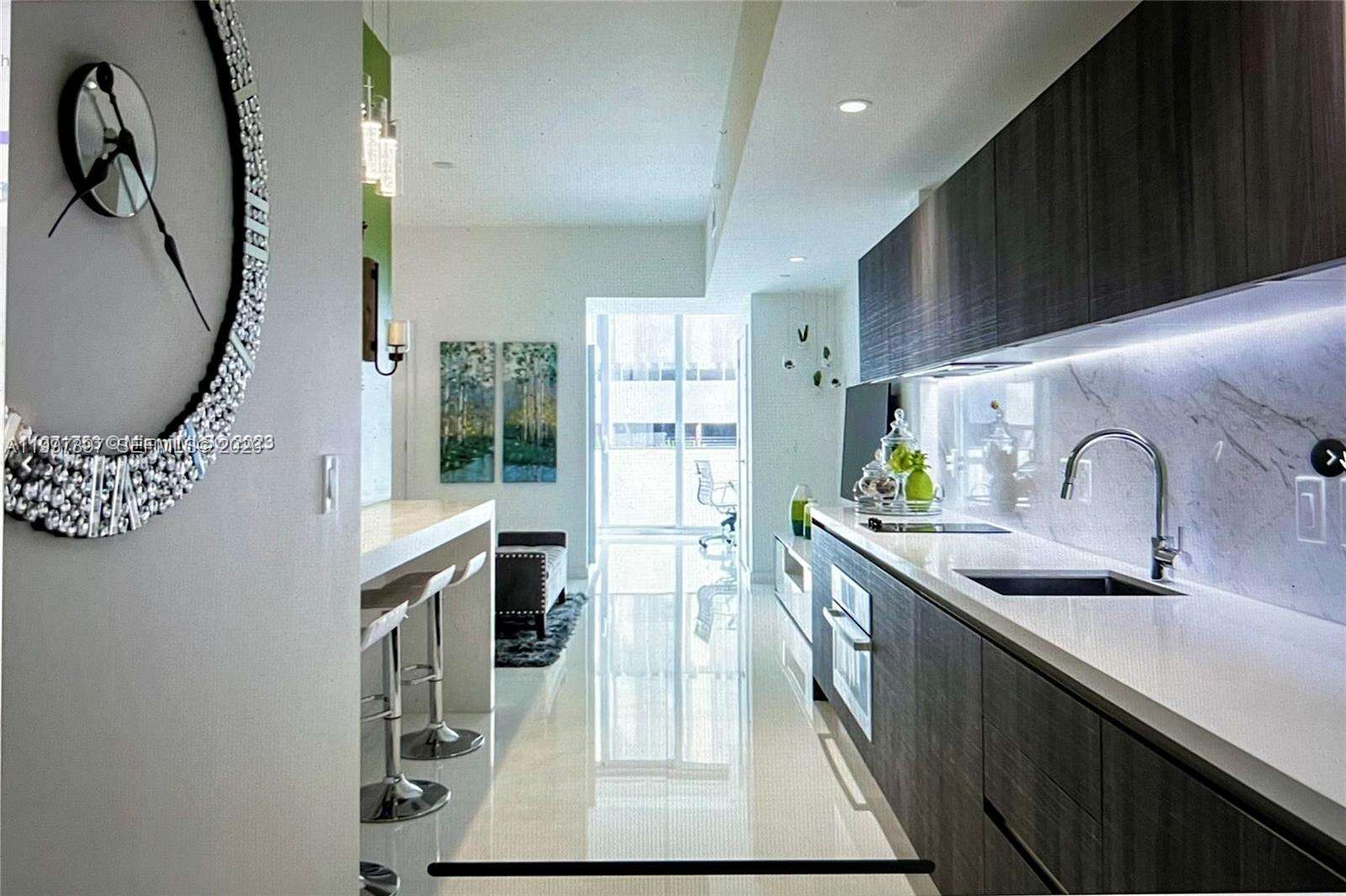 Paramount Miami Worldcenter at 851 NE 1 Ave, Miami, FL 33132 - For Rent photo 14