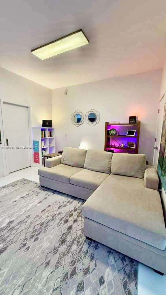 Paramount Miami Worldcenter at 851 NE 1 Ave, Miami, FL 33132 - For Rent photo 16