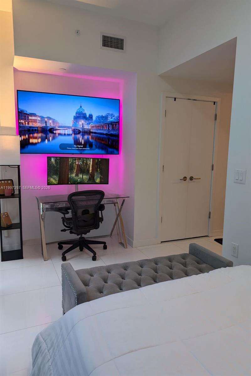 Paramount Miami Worldcenter at 851 NE 1 Ave, Miami, FL 33132 - For Rent photo 20
