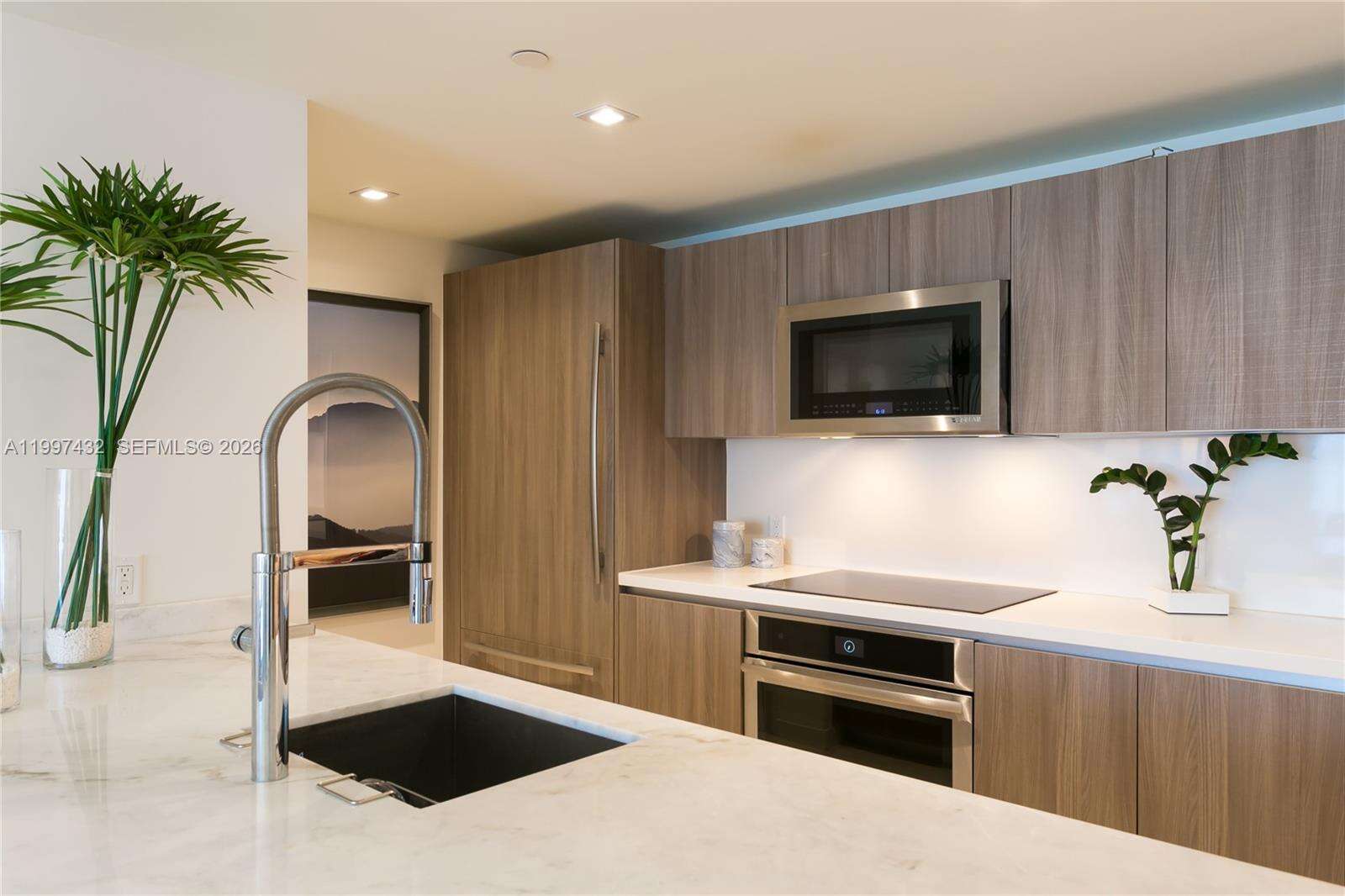 Tiffany House at 401 Birch Rd, Fort Lauderdale, FL 33304 - For Rent photo 5