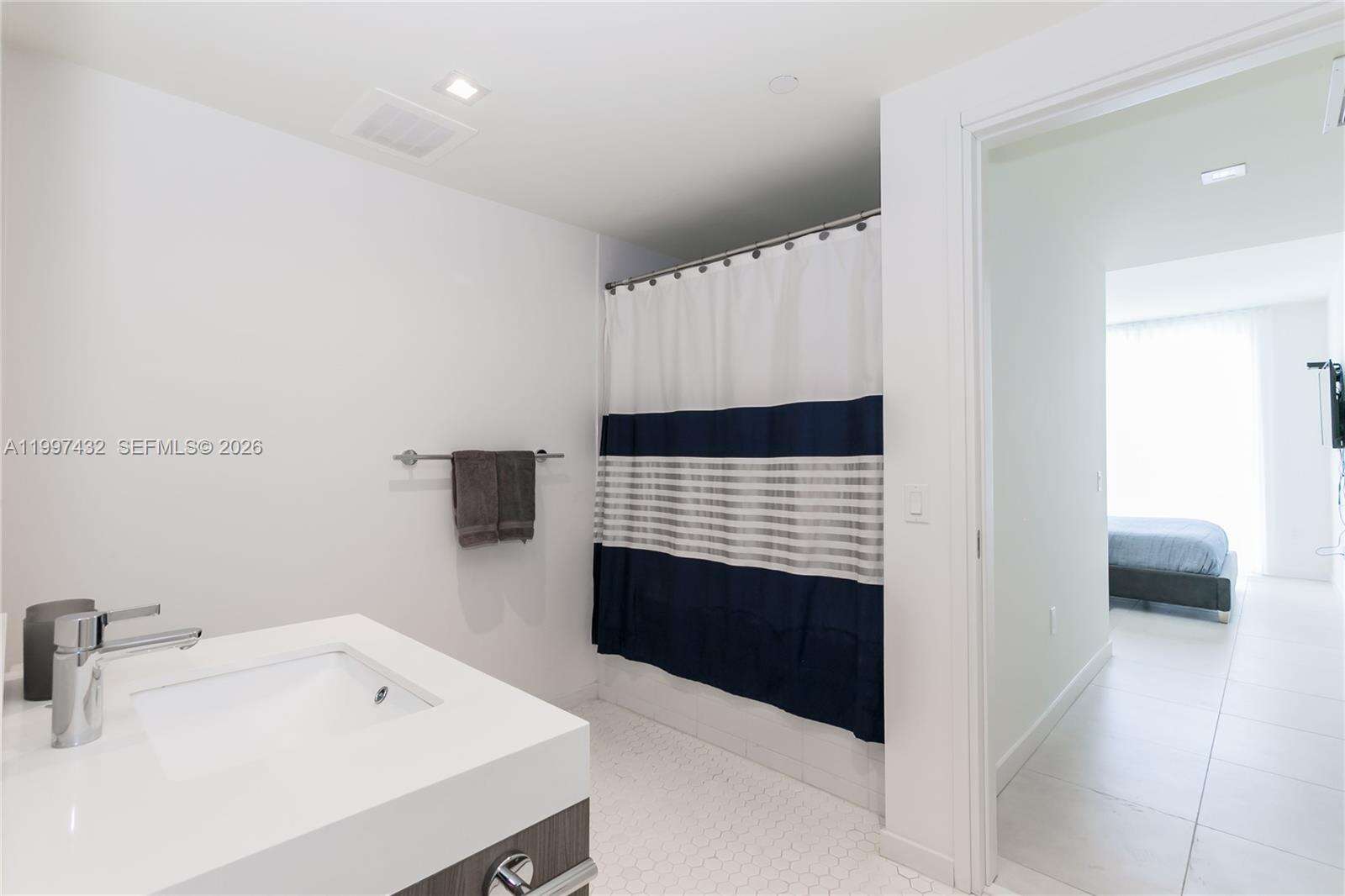 Tiffany House at 401 Birch Rd, Fort Lauderdale, FL 33304 - For Rent photo 9