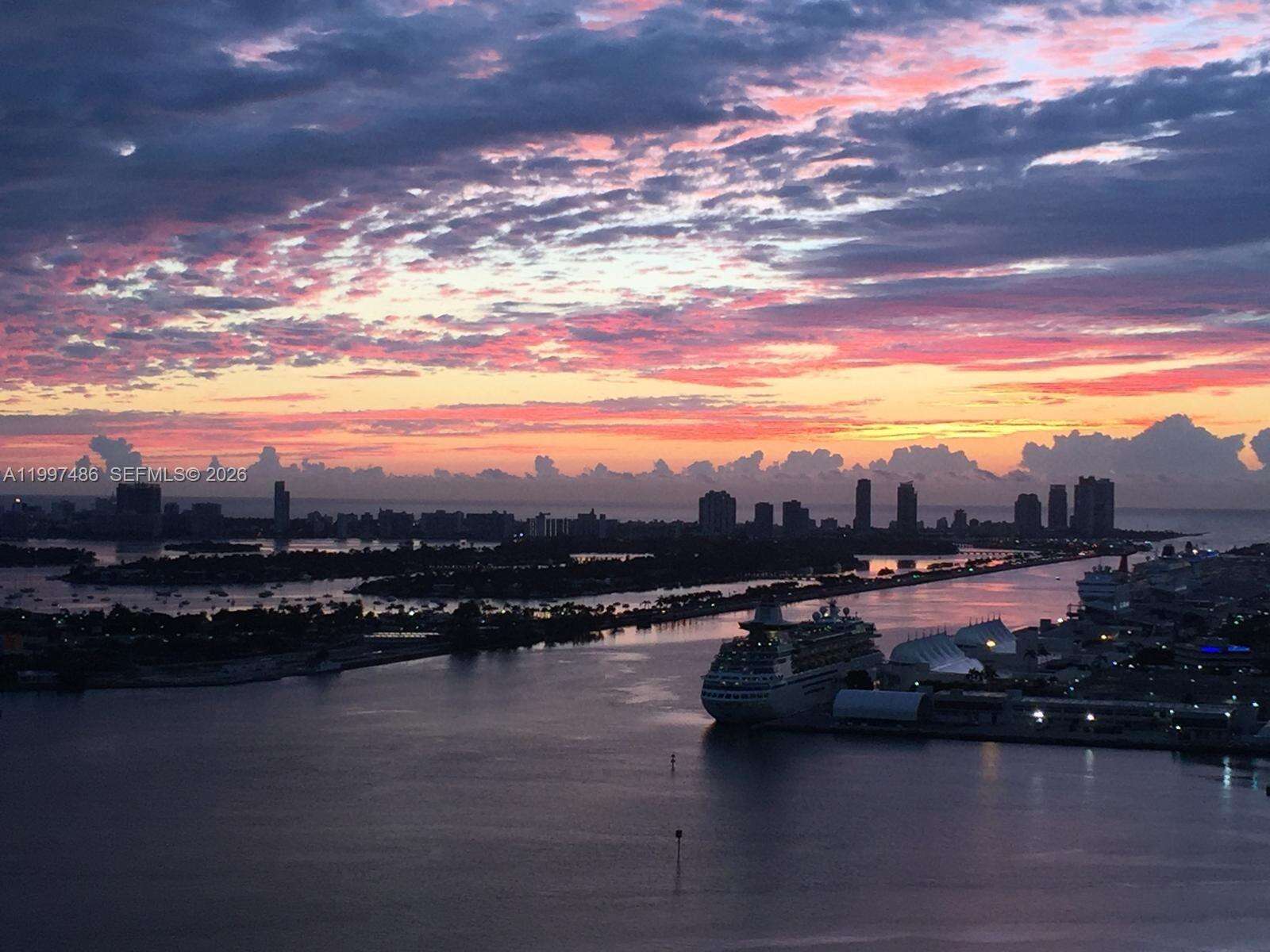Marina Blue at 888 Biscayne Blvd, Miami, FL 33132 - For Rent photo 1