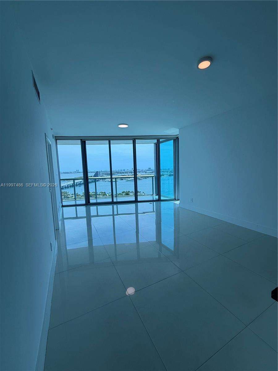 Marina Blue at 888 Biscayne Blvd, Miami, FL 33132 - For Rent photo 2
