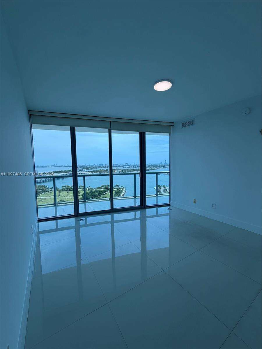 Marina Blue at 888 Biscayne Blvd, Miami, FL 33132 - For Rent photo 6