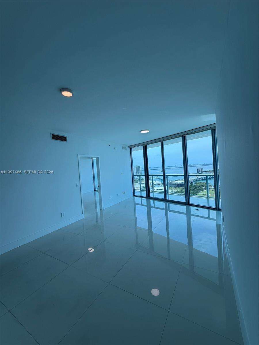 Marina Blue at 888 Biscayne Blvd, Miami, FL 33132 - For Rent photo 7