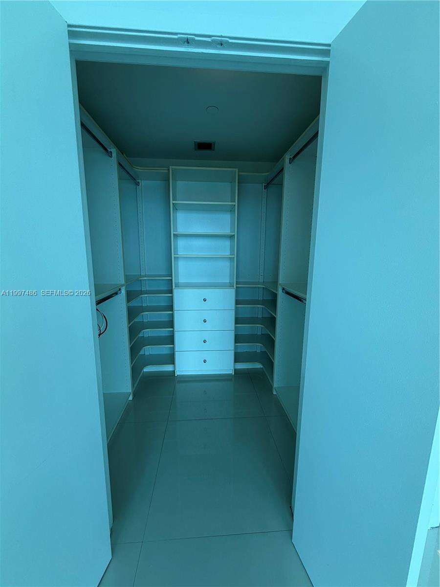 Marina Blue at 888 Biscayne Blvd, Miami, FL 33132 - For Rent photo 8