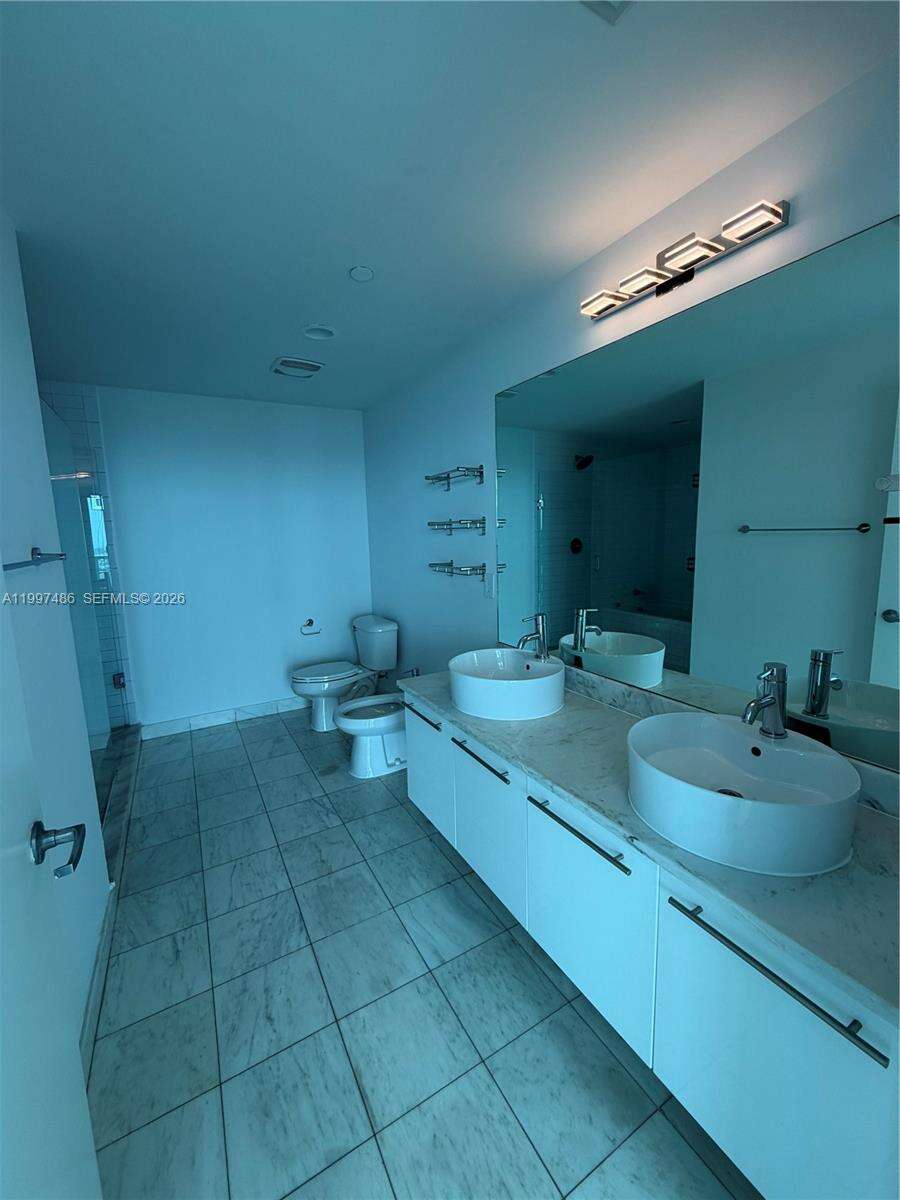 Marina Blue at 888 Biscayne Blvd, Miami, FL 33132 - For Rent photo 10