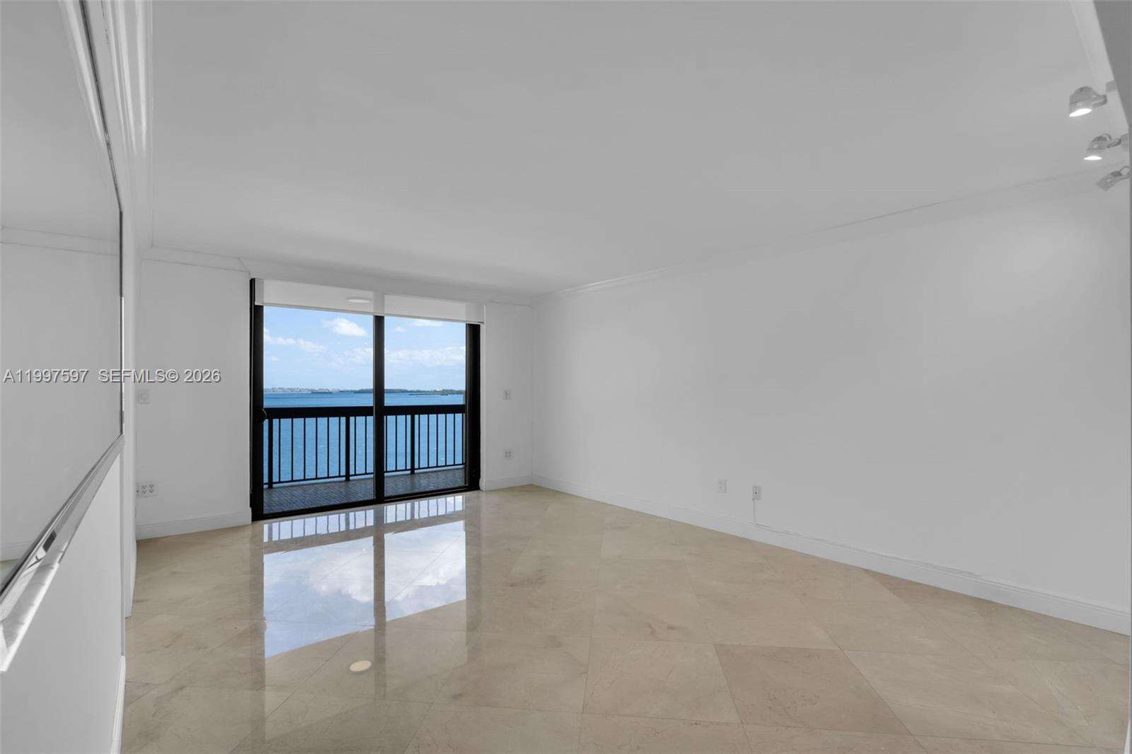 Brickell Bay Club at 2333 Brickell Ave, Miami, FL 33129 - For Rent photo 11