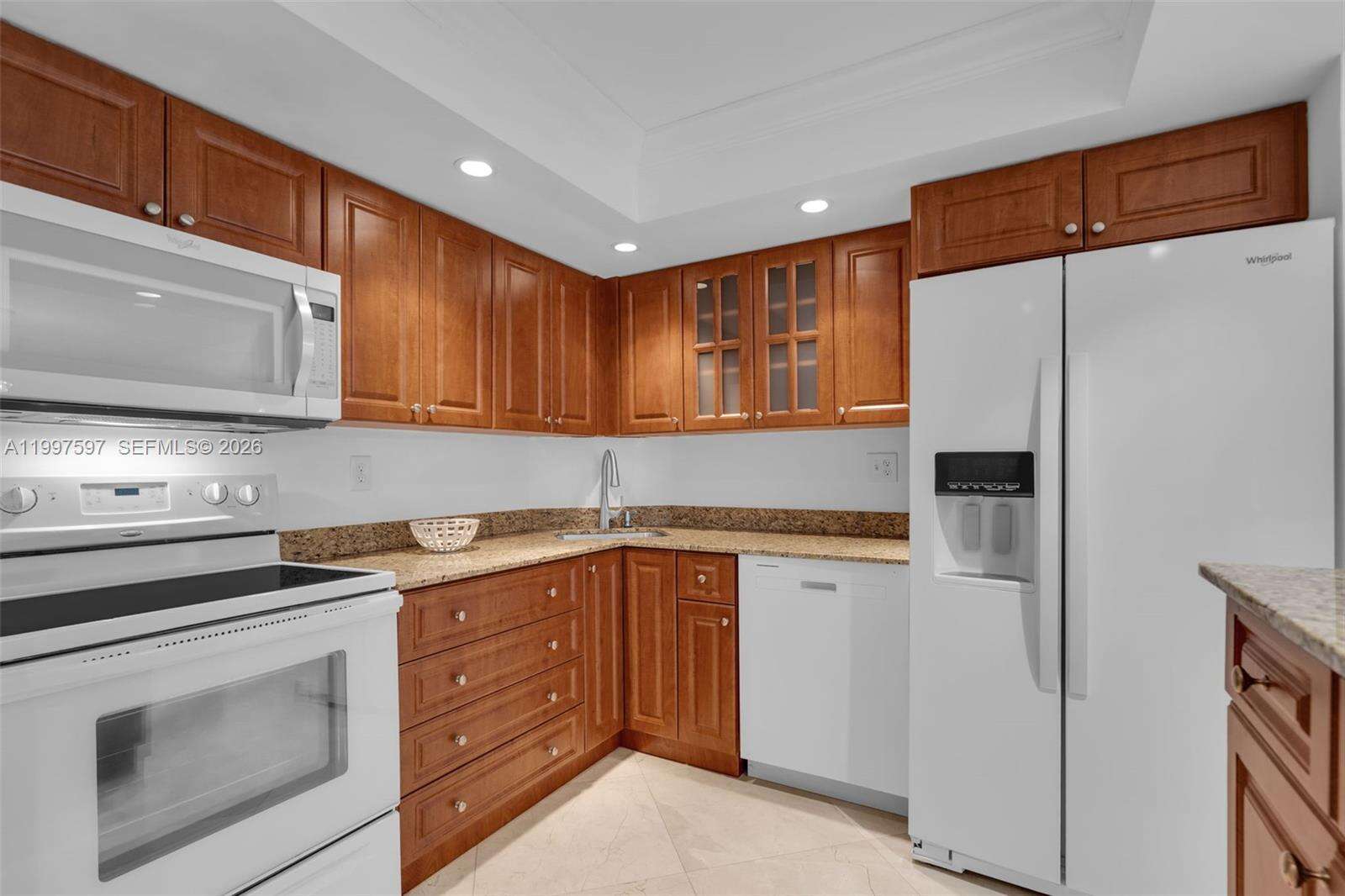 Brickell Bay Club at 2333 Brickell Ave, Miami, FL 33129 - For Rent photo 15