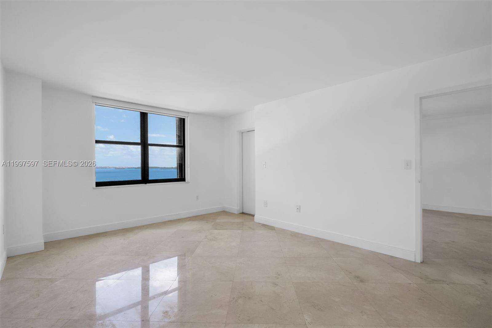 Brickell Bay Club at 2333 Brickell Ave, Miami, FL 33129 - For Rent photo 18