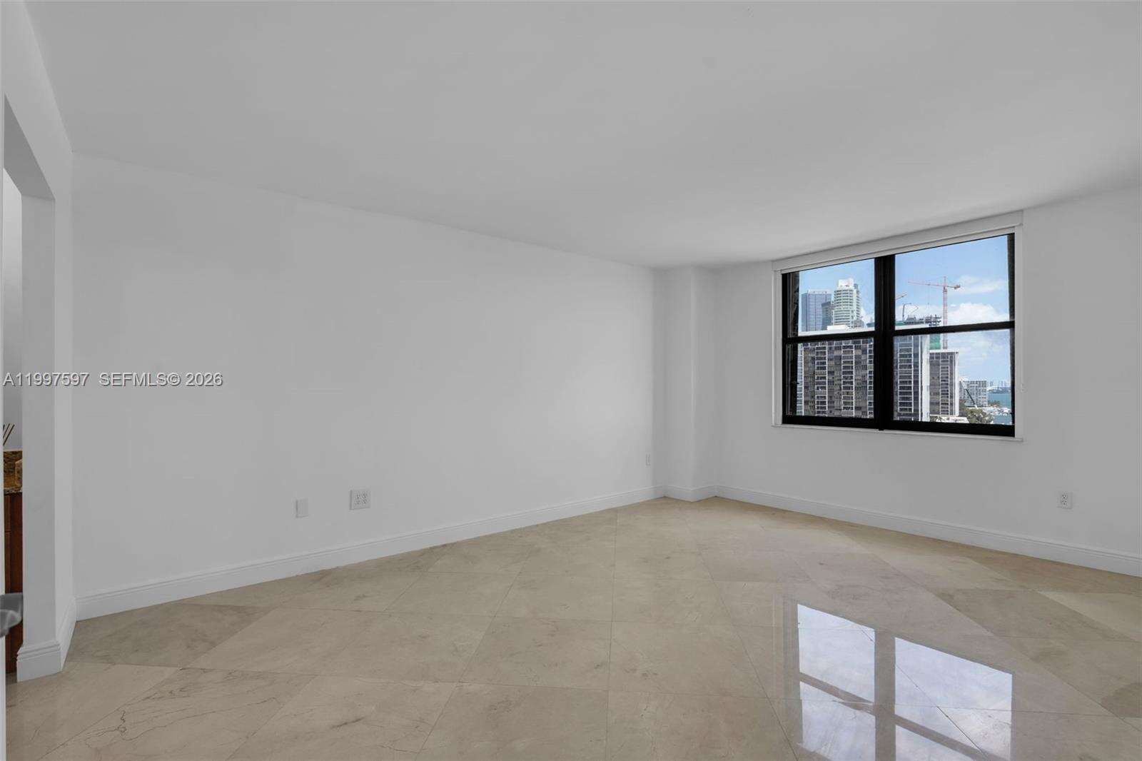 Brickell Bay Club at 2333 Brickell Ave, Miami, FL 33129 - For Rent photo 19