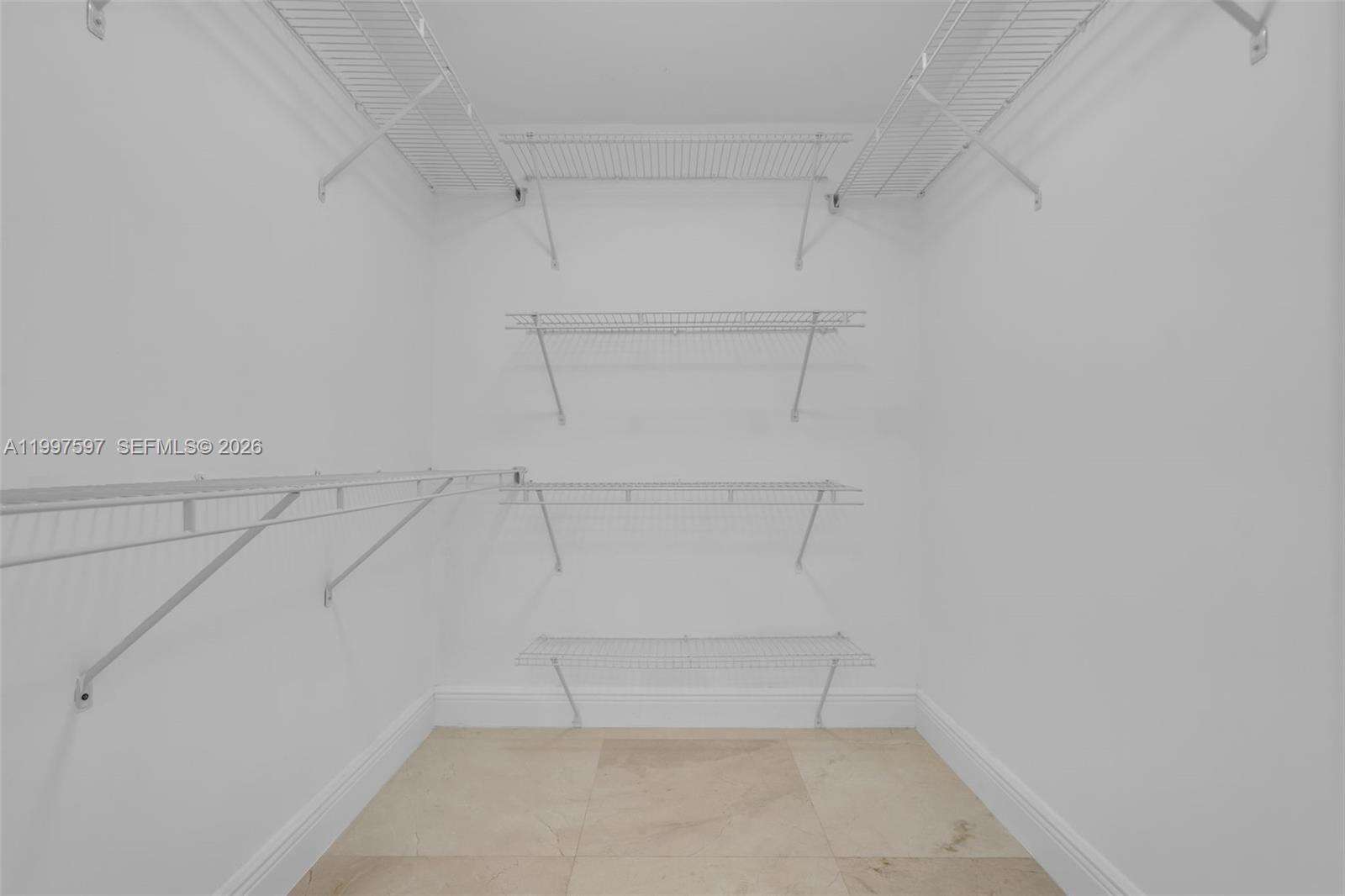 Brickell Bay Club at 2333 Brickell Ave, Miami, FL 33129 - For Rent photo 26