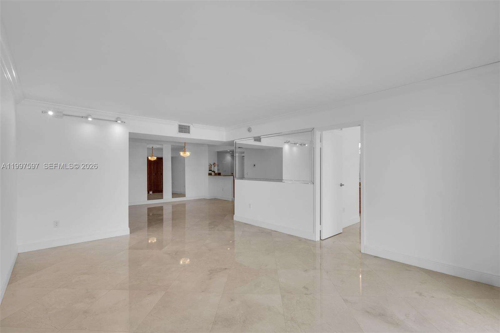 Brickell Bay Club at 2333 Brickell Ave, Miami, FL 33129 - For Rent photo 7