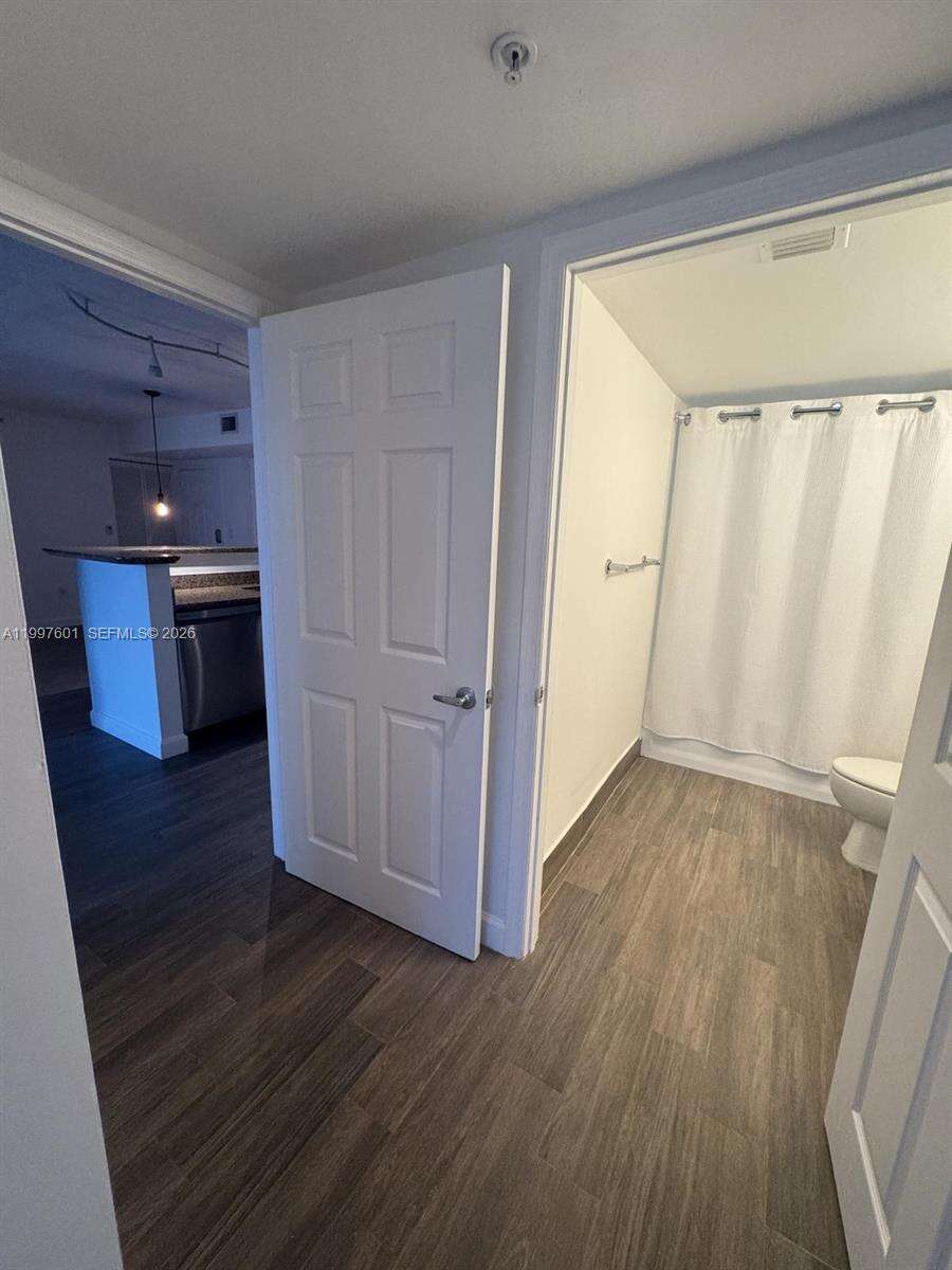 The Mark On Brickell at 1155 Brickell Bay Dr, Miami, FL 33131 - For Rent photo 11
