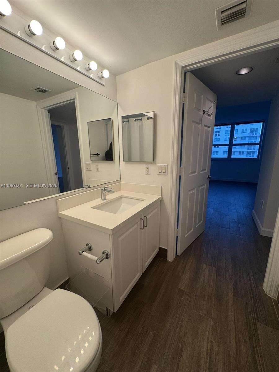 The Mark On Brickell at 1155 Brickell Bay Dr, Miami, FL 33131 - For Rent photo 17