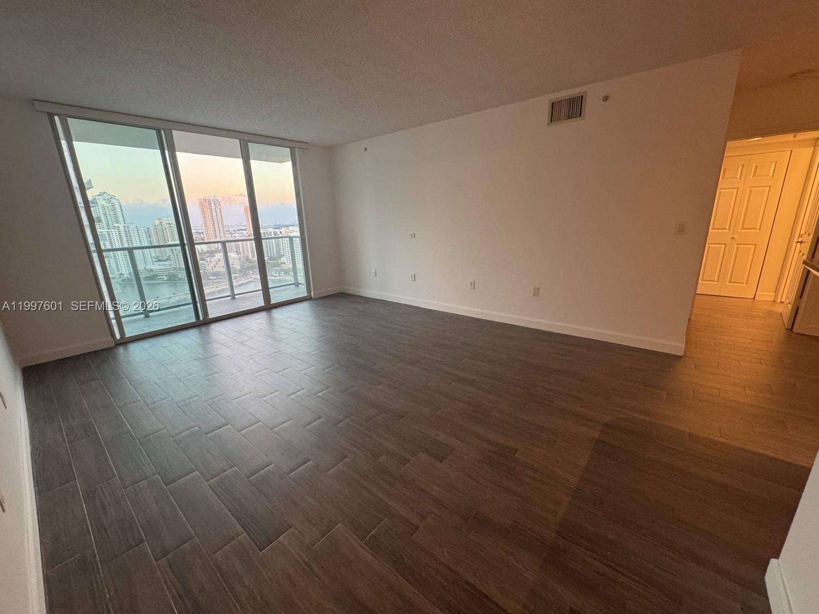 The Mark On Brickell at 1155 Brickell Bay Dr, Miami, FL 33131 - For Rent photo 4