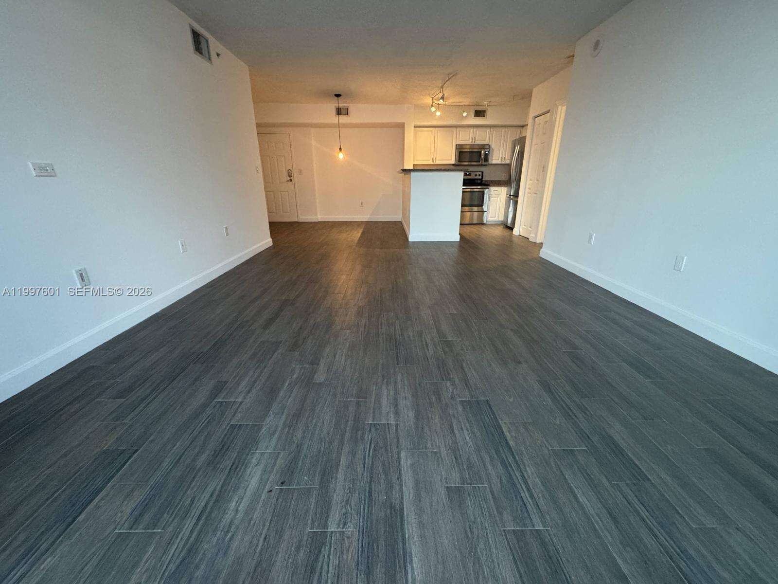 The Mark On Brickell at 1155 Brickell Bay Dr, Miami, FL 33131 - For Rent photo 5