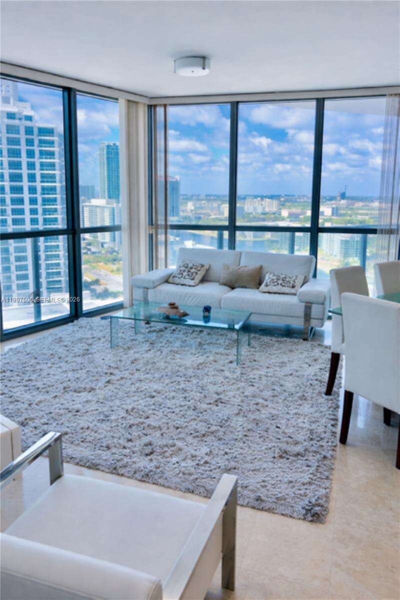 Ocean Palms at 3101 Ocean Dr, Hollywood, FL 33019 - For Rent photo 2
