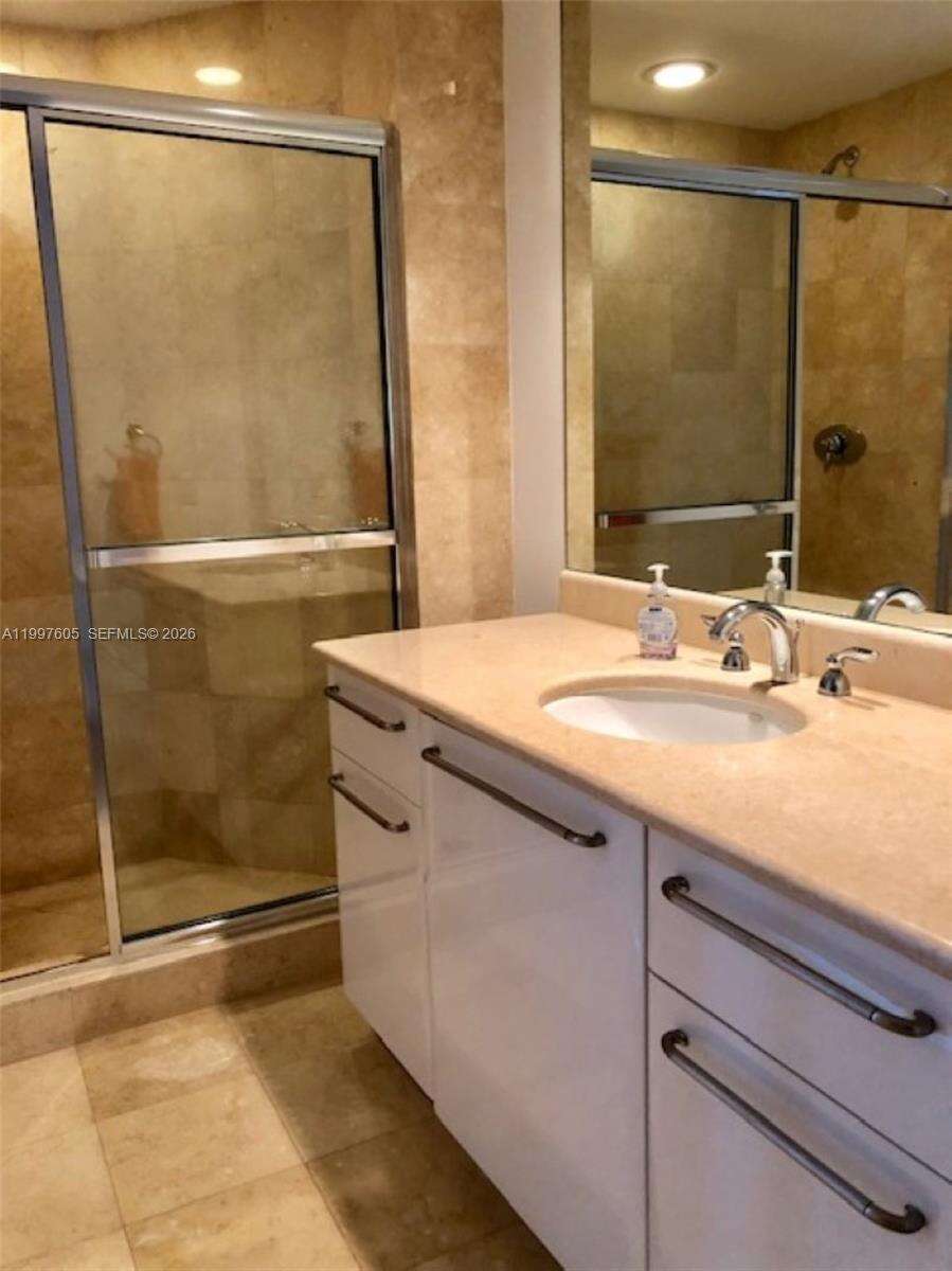 Ocean Palms at 3101 Ocean Dr, Hollywood, FL 33019 - For Rent photo 15