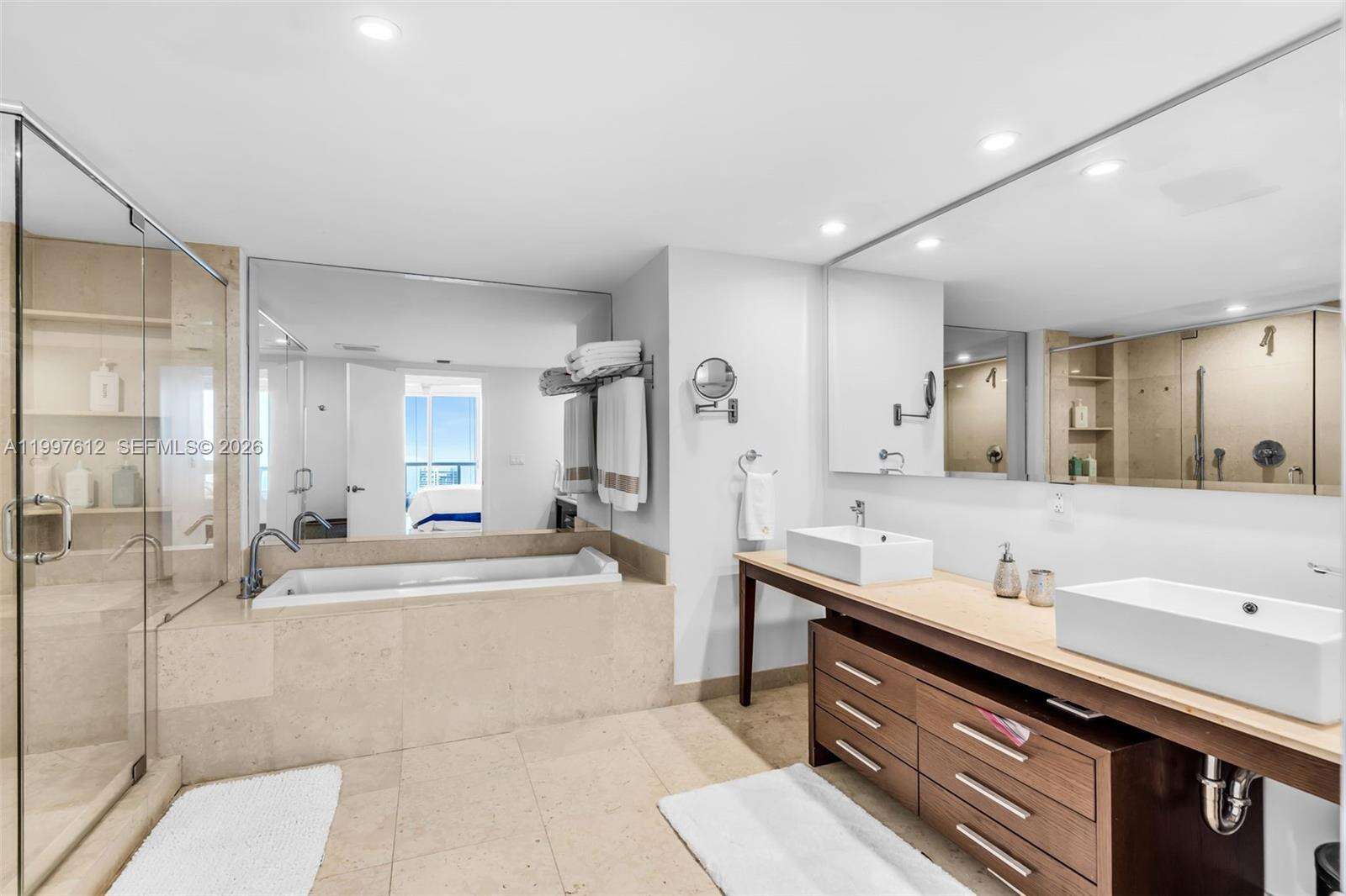 Icon Brickell 2 at 495 Brickell Ave, Miami, FL 33131 - For Rent photo 12