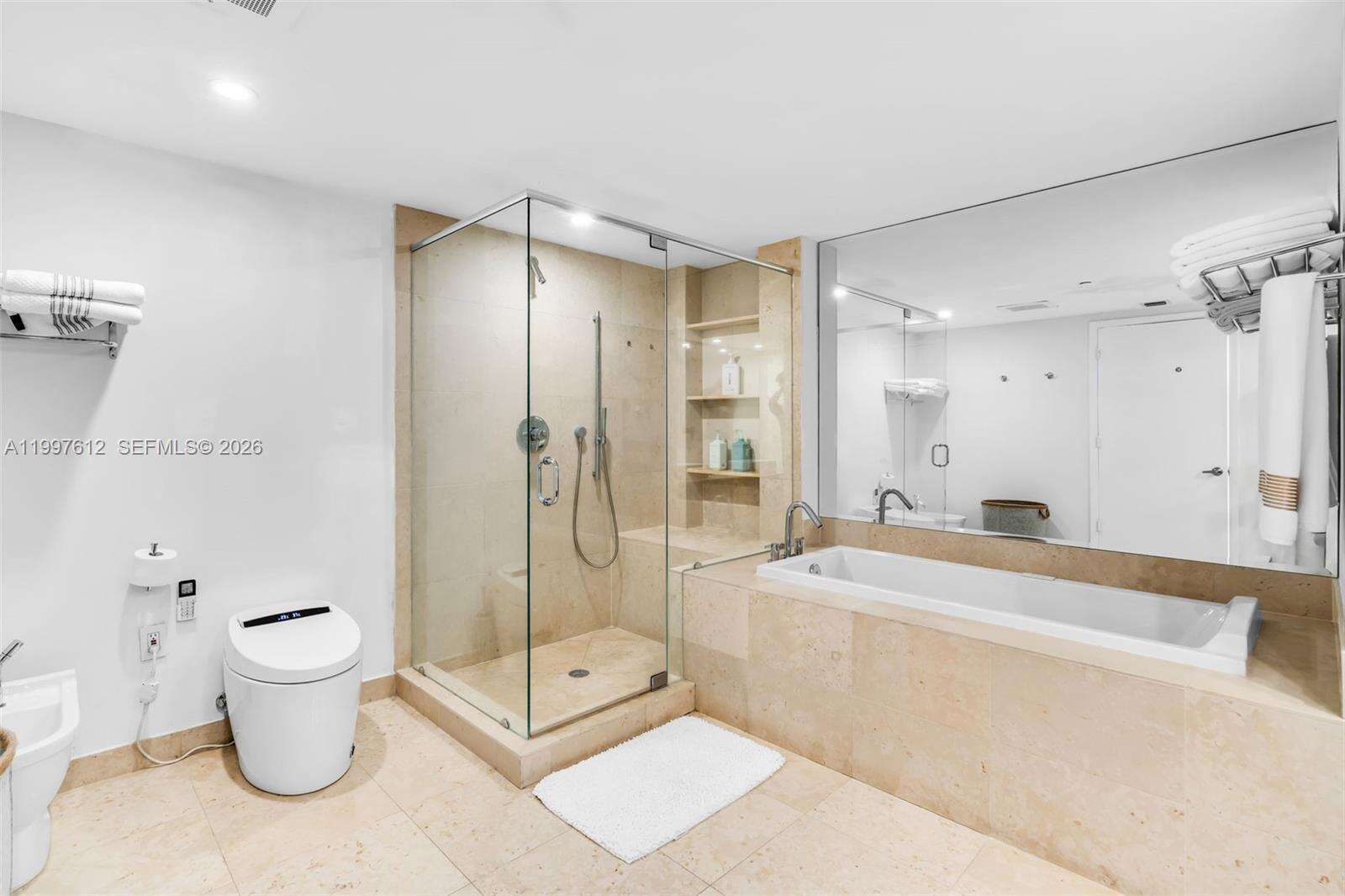 Icon Brickell 2 at 495 Brickell Ave, Miami, FL 33131 - For Rent photo 13
