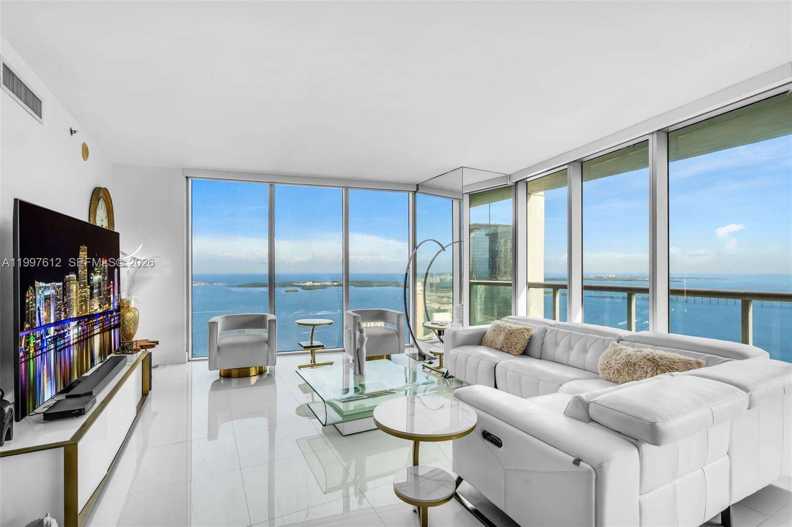 Icon Brickell 2 at 495 Brickell Ave, Miami, FL 33131 - For Rent photo 3