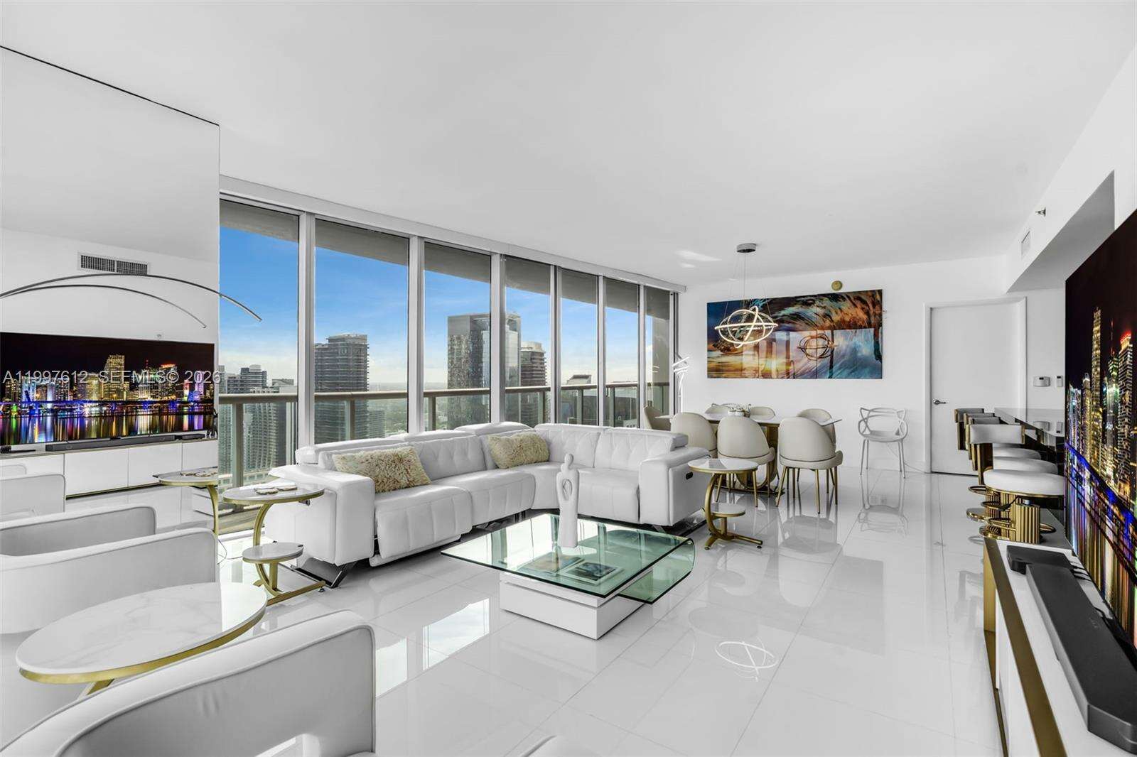 Icon Brickell 2 at 495 Brickell Ave, Miami, FL 33131 - For Rent photo 4