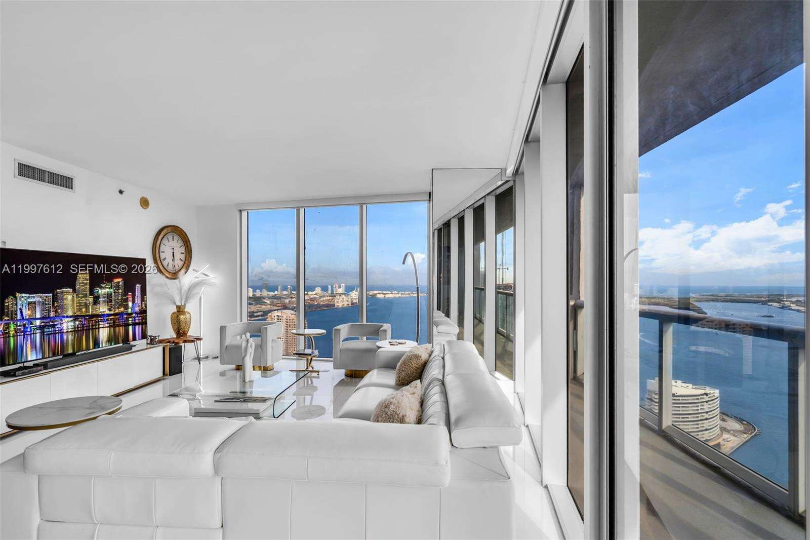 Icon Brickell 2 at 495 Brickell Ave, Miami, FL 33131 - For Rent photo 6