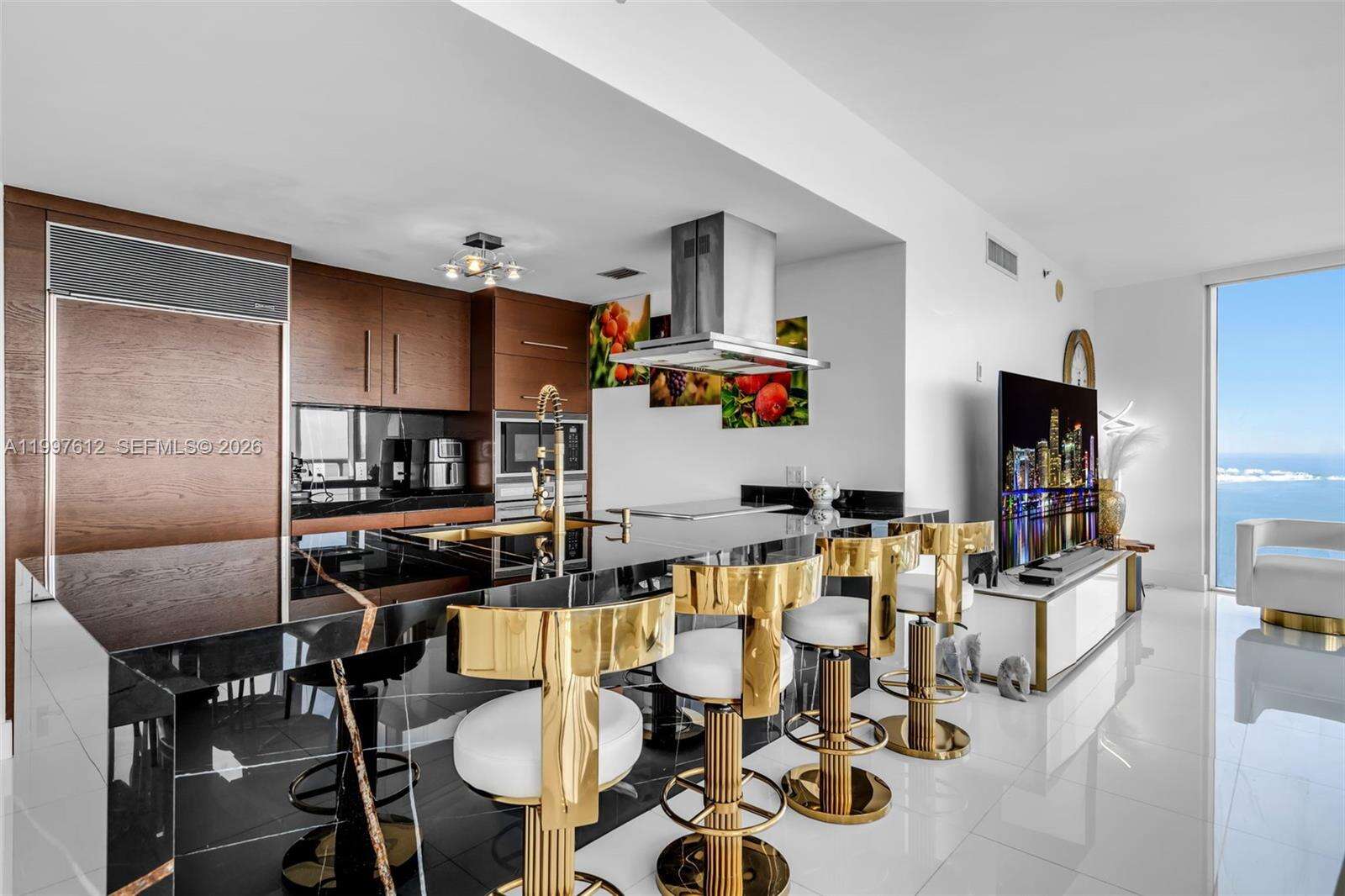 Icon Brickell 2 at 495 Brickell Ave, Miami, FL 33131 - For Rent photo 9
