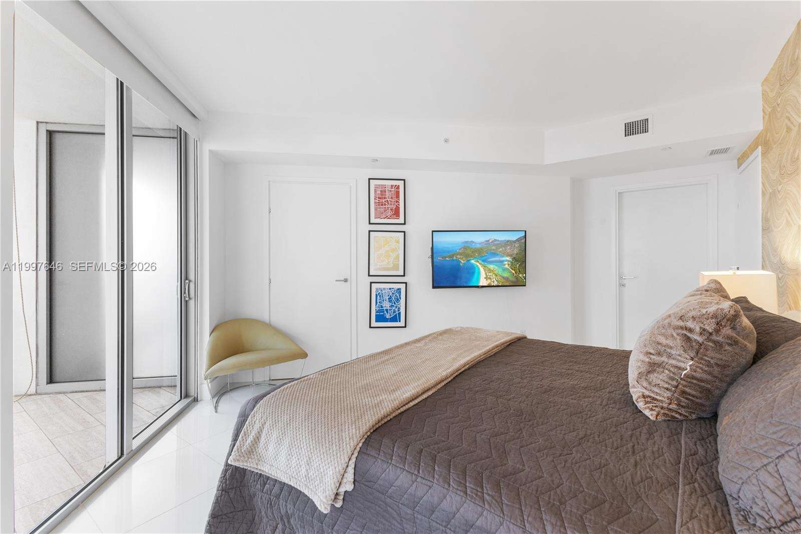 Brickell House at 1300 Brickell Bay Dr, Miami, FL 33131 - For Rent photo 3